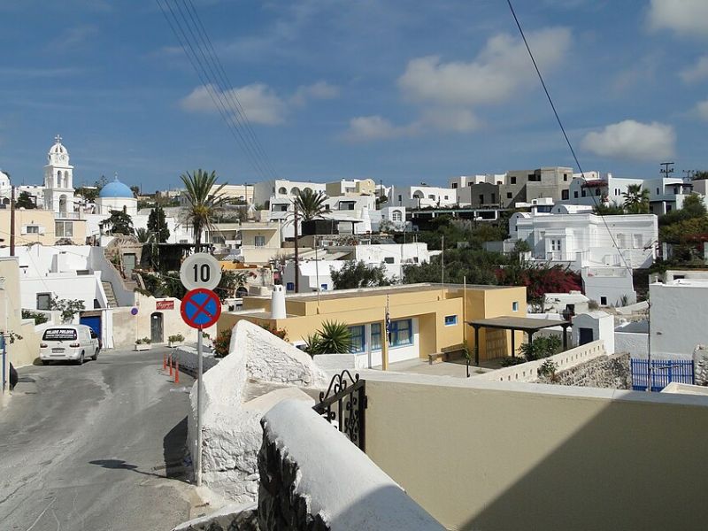 Megalochori in Santorini