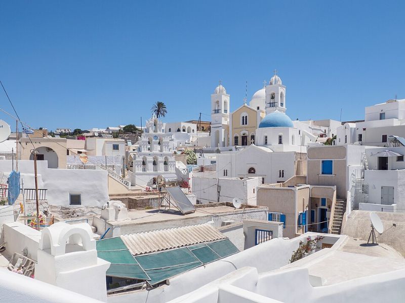 Megalochori in Santorini