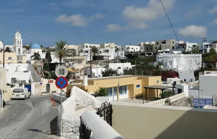 Megalochori in Santorini